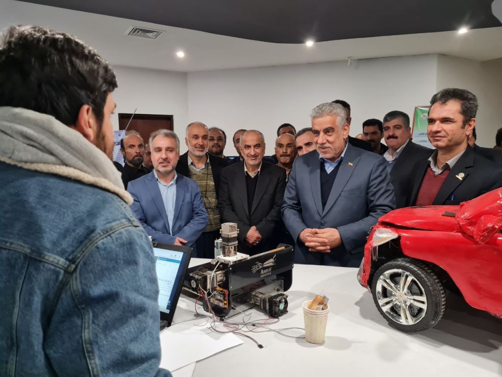 ارائه دستاوردهای فنآورانه و پژوهشی، جهاد تبیین در عرصه علمی است