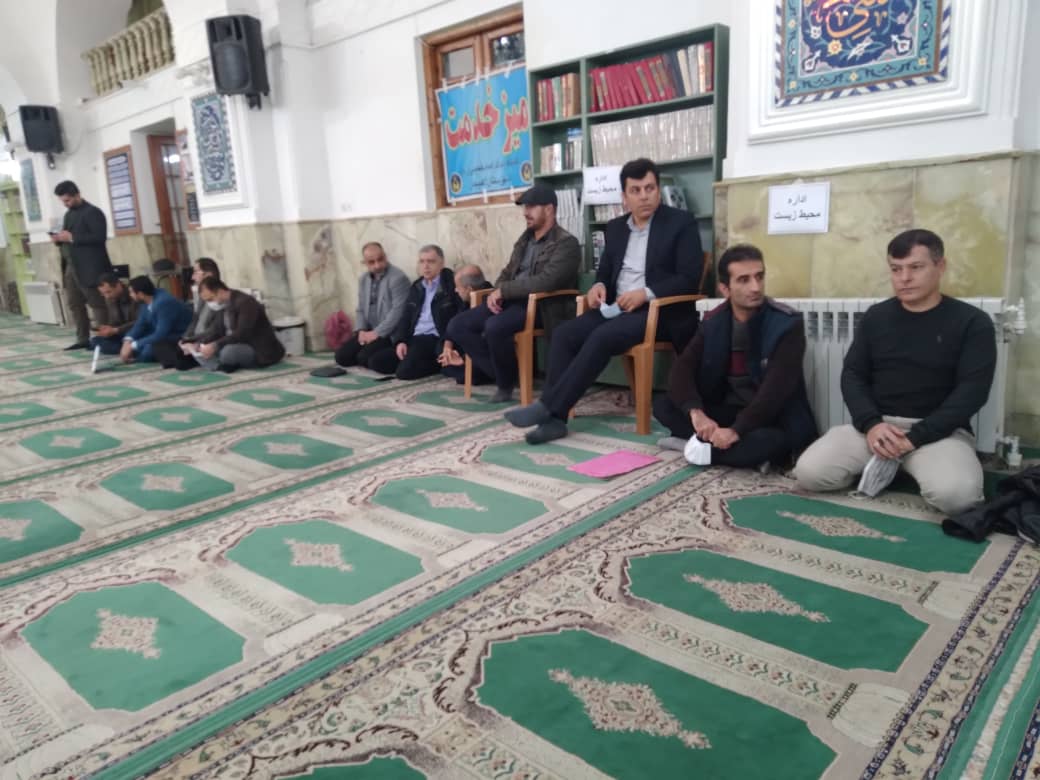 برپایی میز خدمت در مصلی نماز جمعه لاهیجان و سیاهکل به مناسبت هفته بسیج