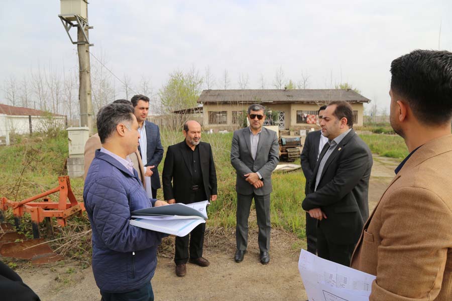 بازدید معاون استانداری گیلان برای رفع مشکلات زمین شرکت های دانش بنیان