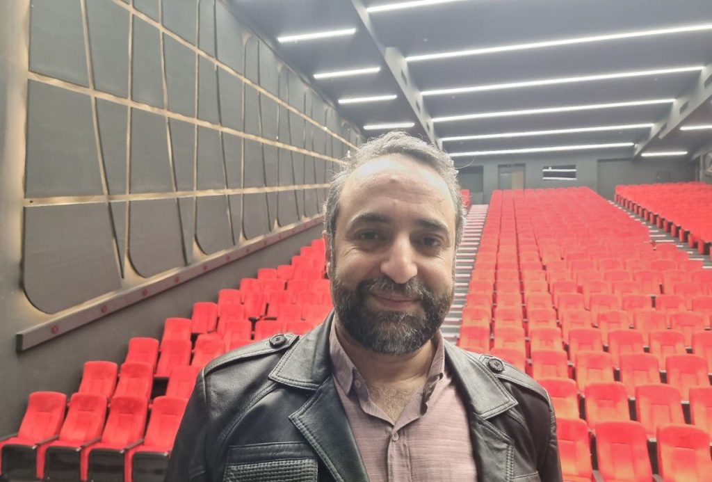 سالن های کنسرت و سینمای مجتمع آرش مال منطقه آزاد انزلی بی نظیر و منحصر به فرد و یکی از بهترین سالن ها در کشور است