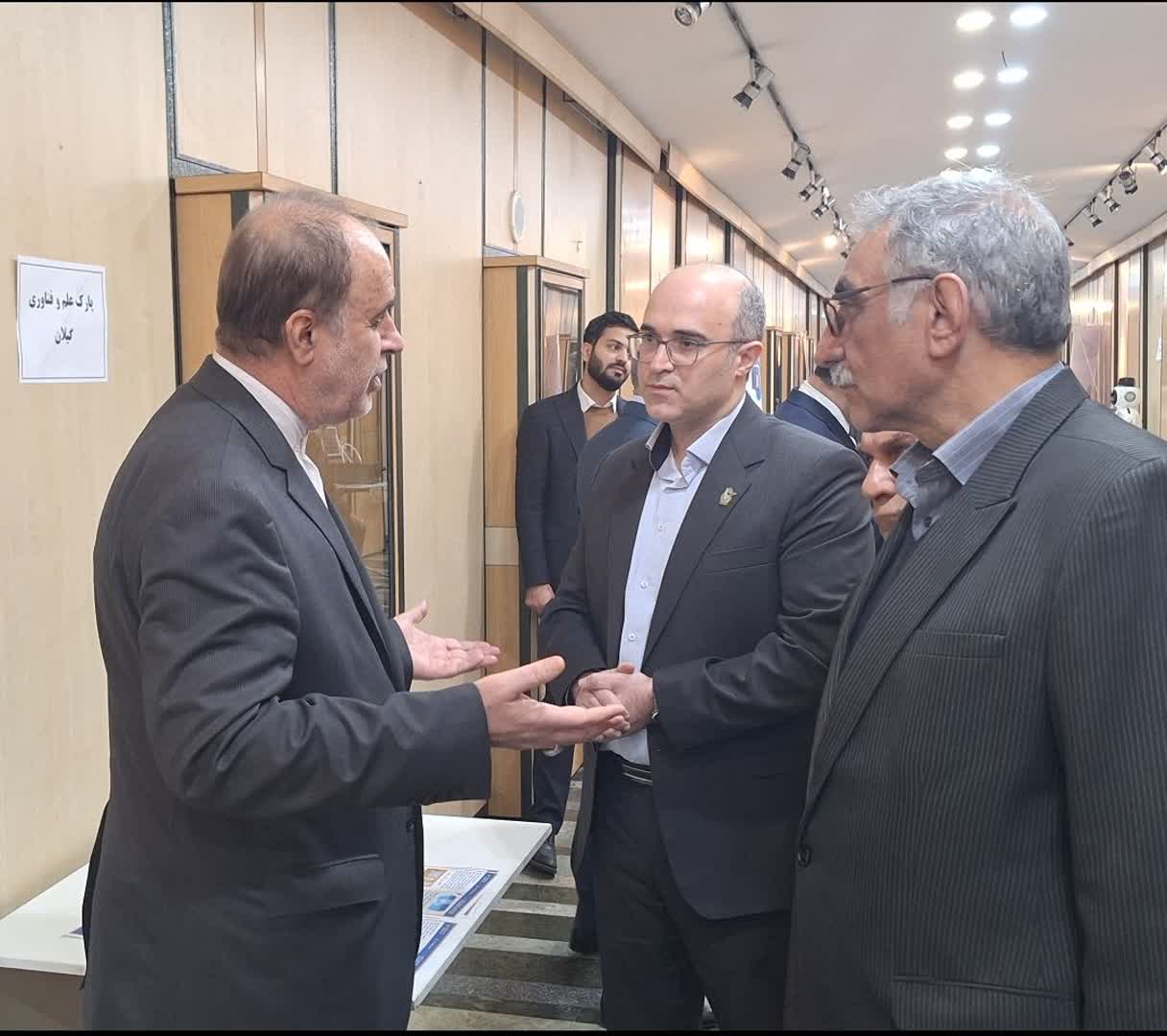 افتتاح نمایشگاه دستاوردهای پژوهش و فناوری در مجلس شورای اسلامی/نمایشگاهی برای آشنایی بیشتر نمایندگان مجلس با سبد متنوع فناوری ها و نوآوری های کشور