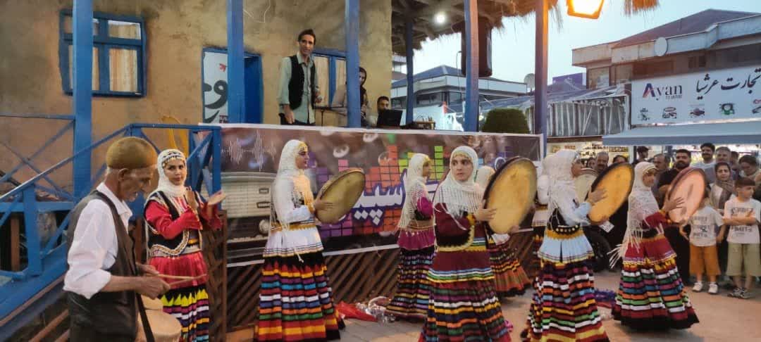 رادیو محیطی كاسپین؛ صدای شادی و وحدت در منطقه آزاد انزلی
