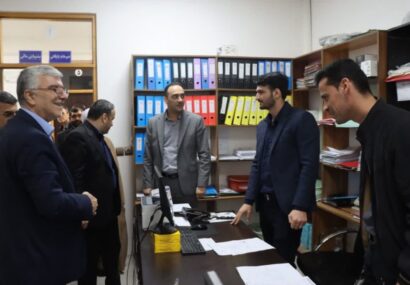 بازدید رئیس بنیاد مسکن از ستاد بازسازی جنگ ۱۲ روزه در آستانهاشرفیه بازدید رئیس بنیاد مسکن از ستاد بازسازی جنگ ۱۲ روزه در آستانهاشرفیه